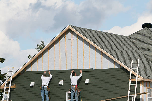 Professional Siding Installation technician working in Moscow, OH